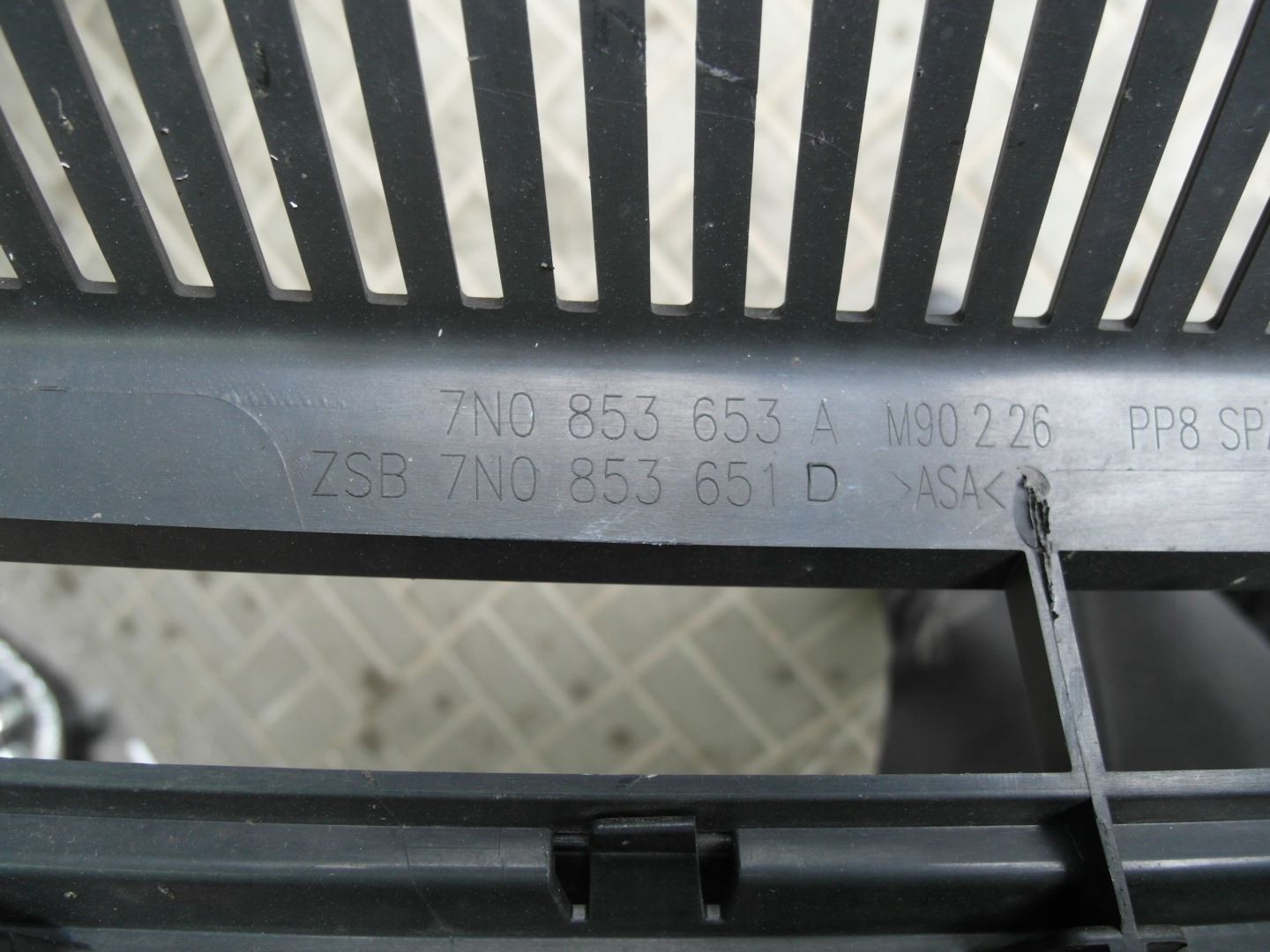 VW Sharan 7N Kühlergrill FRONTGRILL Kühlergitter 7N0853653AN - Thumbnail 10