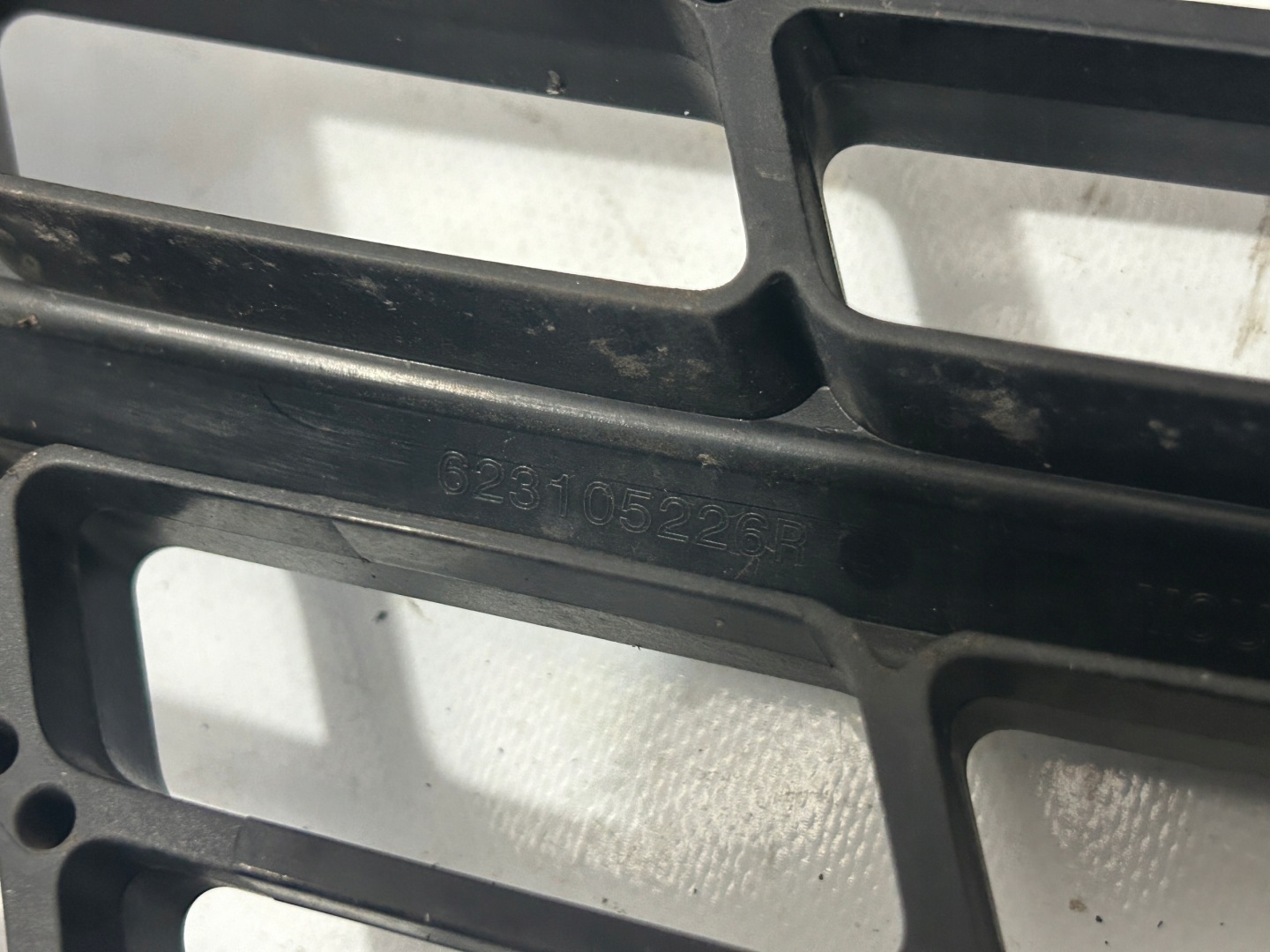 Renault Trafic L Kühlergrill FRONTGRILL Kühlergitter 623105226R - Thumbnail 7