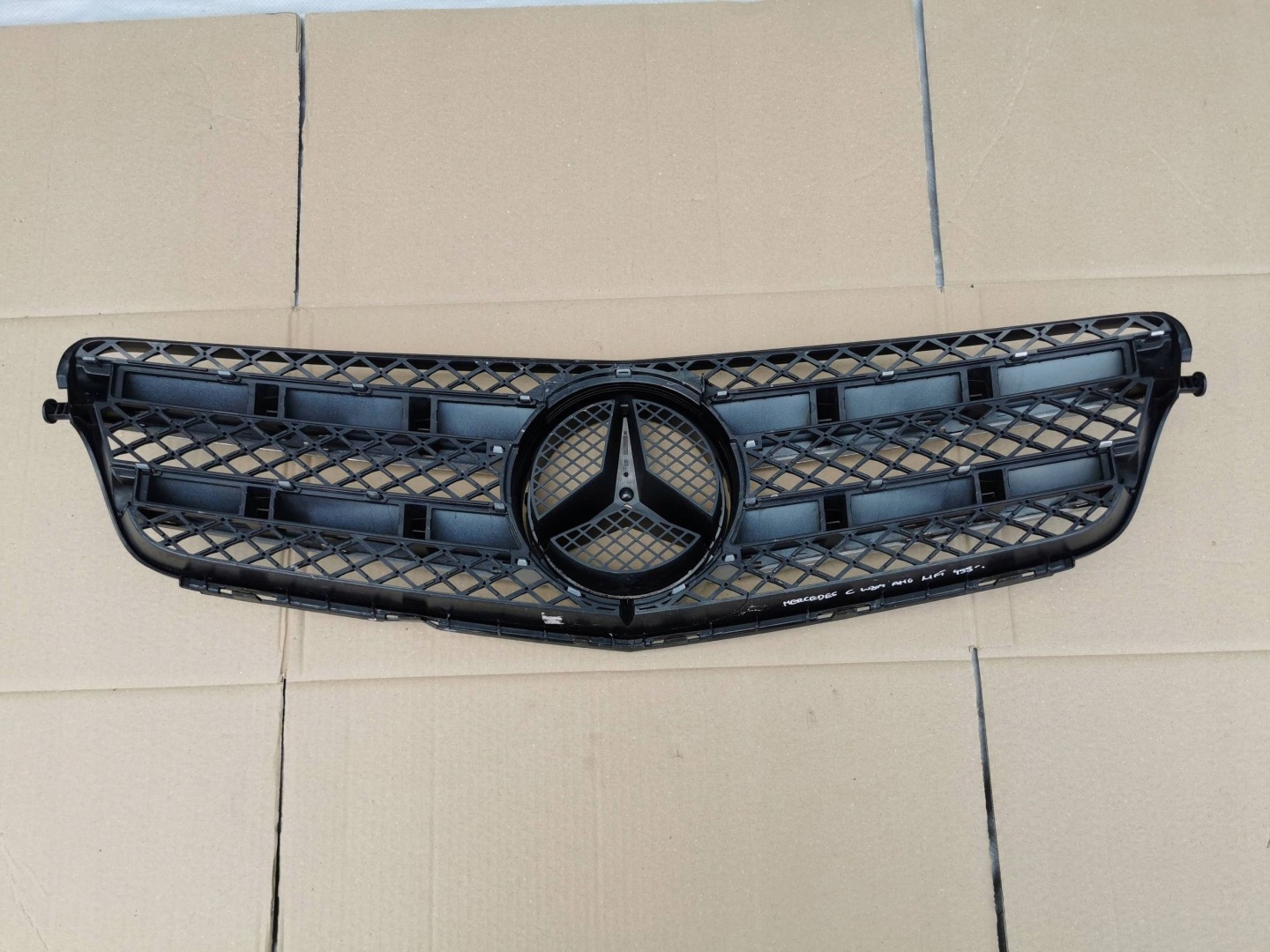 Mercedes-Benz C-Klasse W204 Kühlergrill FRONTGRILL Kühlergitter A2048802183 - Thumbnail 9