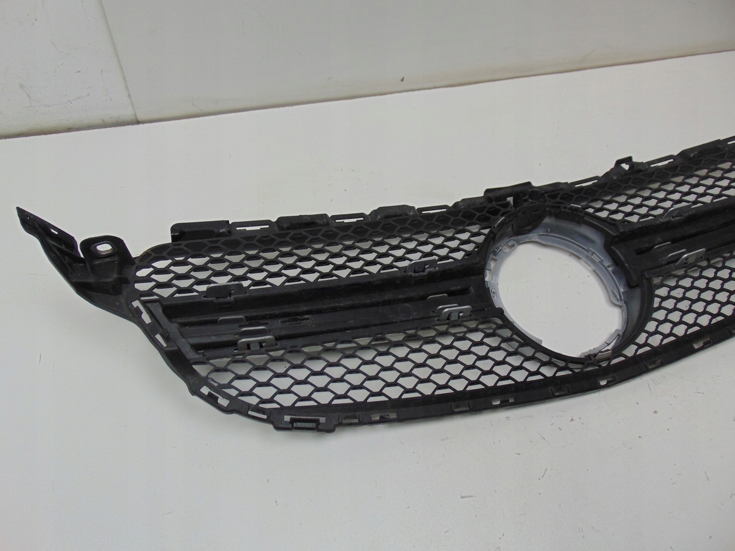 Mercedes-Benz C-Klasse W205 Kühlergrill FRONTGRILL Kühlergitter A2058882000 - Thumbnail 11