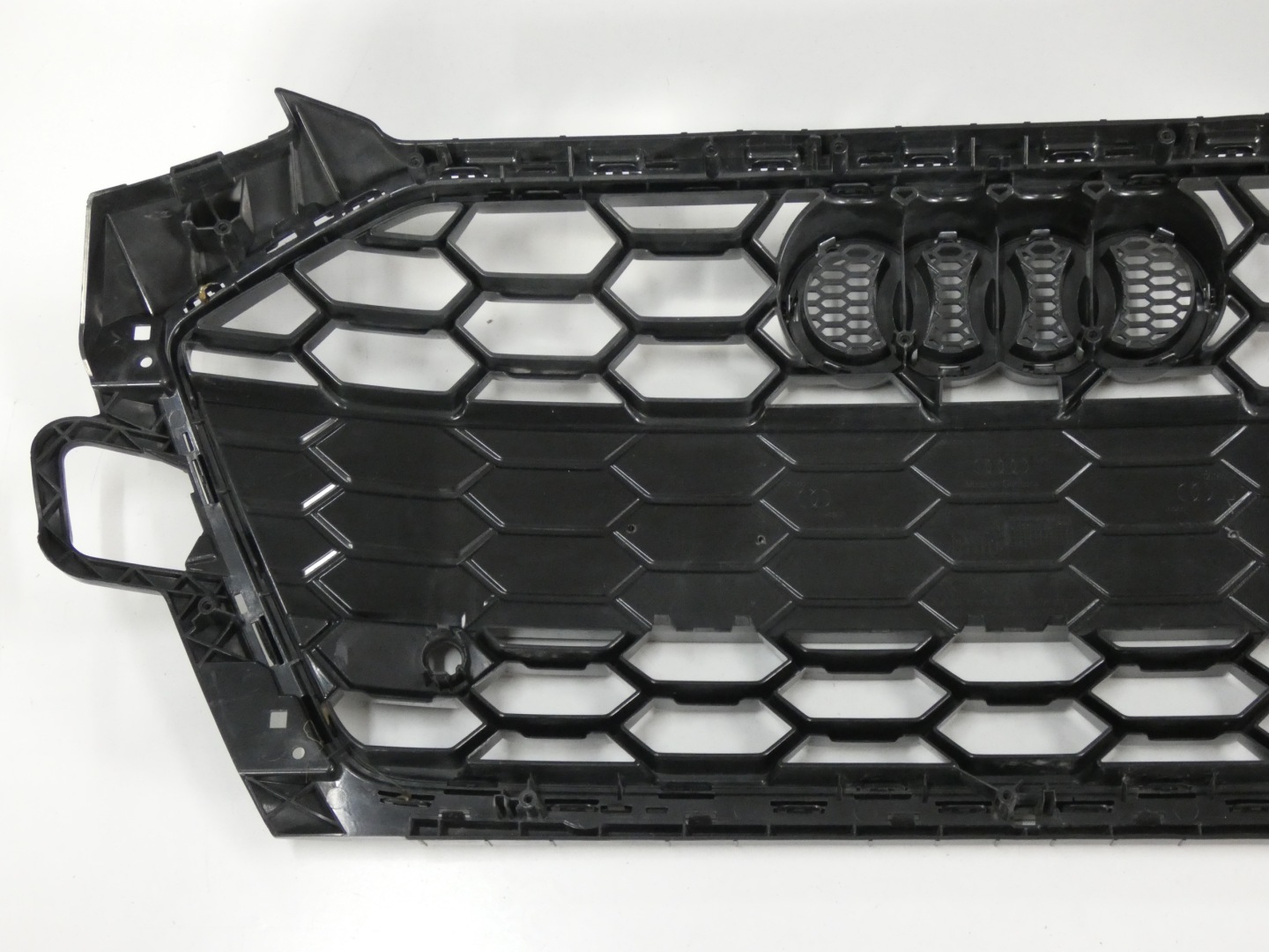 Audi 8W0 Kühlergrill FRONTGRILL Kühlergitter 8W0853651DT - Thumbnail 5