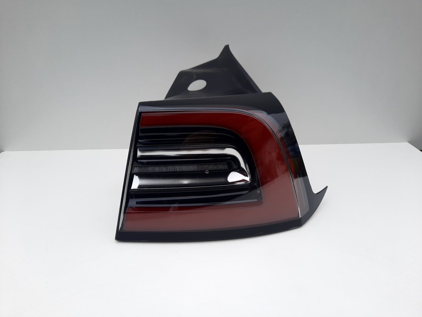 Tesla Model 3 003 Rückleuchte Rearlamp - Thumbnail 1