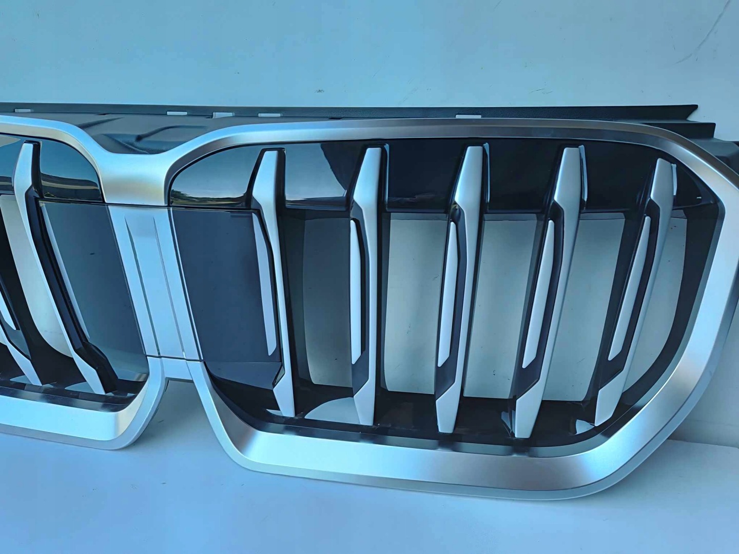 BMW X1 U11 Kühlergrill FRONTGRILL Kühlergitter 9880301 - Thumbnail 5