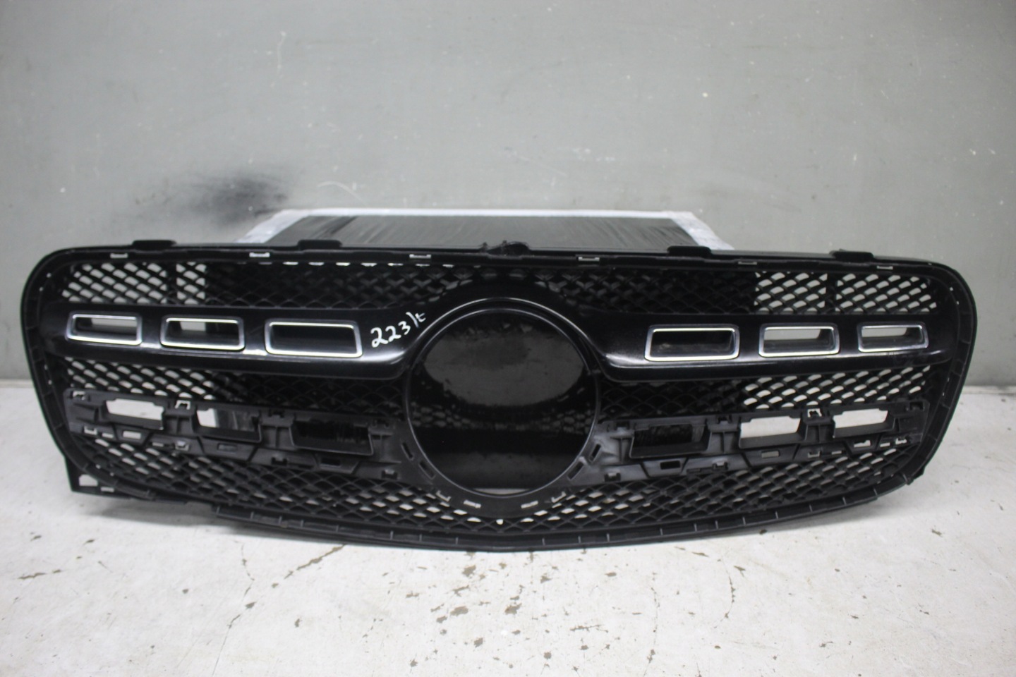 Mercedes-Benz GLA W156 Kühlergrill FRONTGRILL Kühlergitter A156882900 - Thumbnail 1