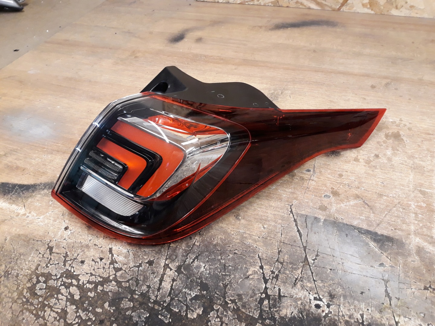 Opel Crossland Rückleuchte 39137522 Rearlamp - Thumbnail 1