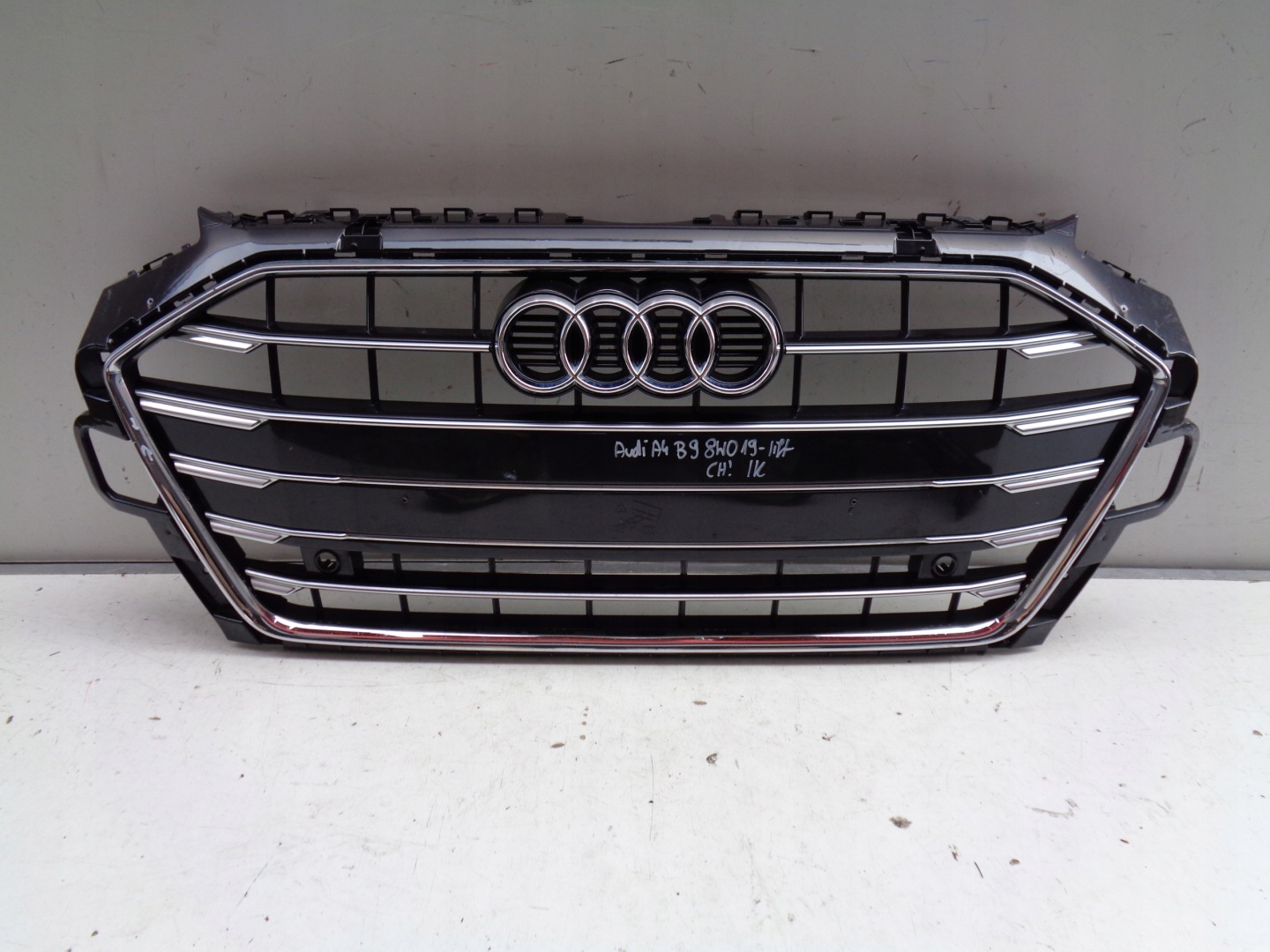 Audi A4 B9 Kühlergrill FRONTGRILL Kühlergitter 8W0853651DF - Thumbnail 1