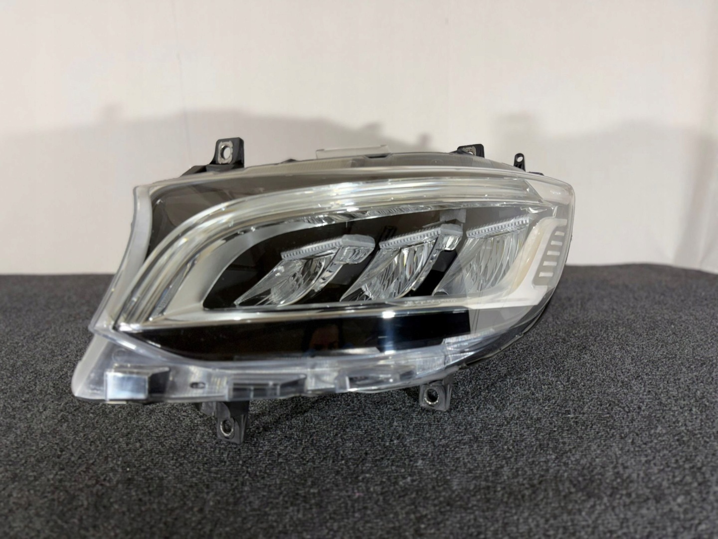 Frontscheinwerfer Mercedes-Benz Sprinter W910 A9109065700 LED Links Headlight - Thumbnail 4