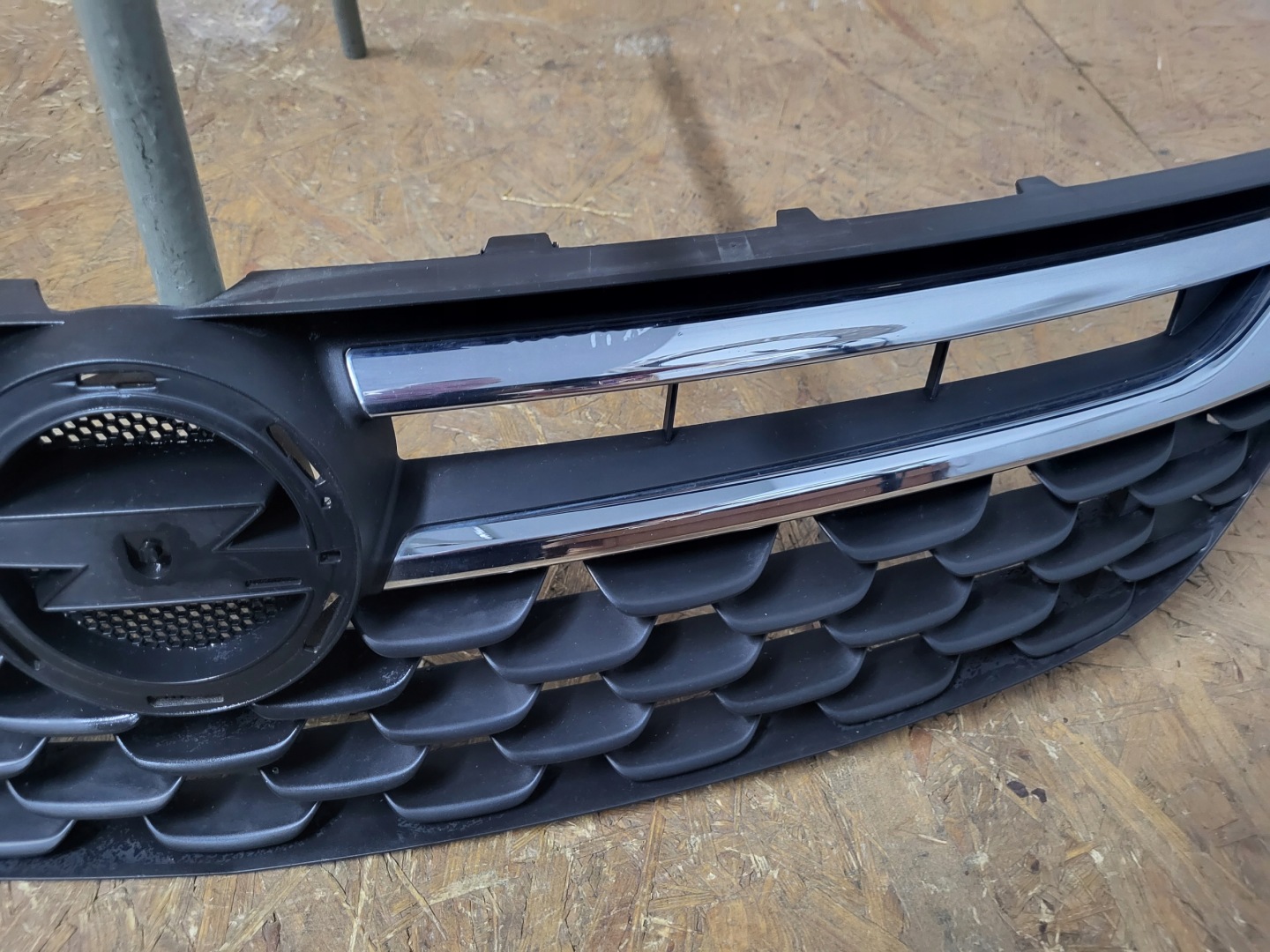 Opel Astra Kühlergrill FRONTGRILL Kühlergitter 98003185 - Thumbnail 8