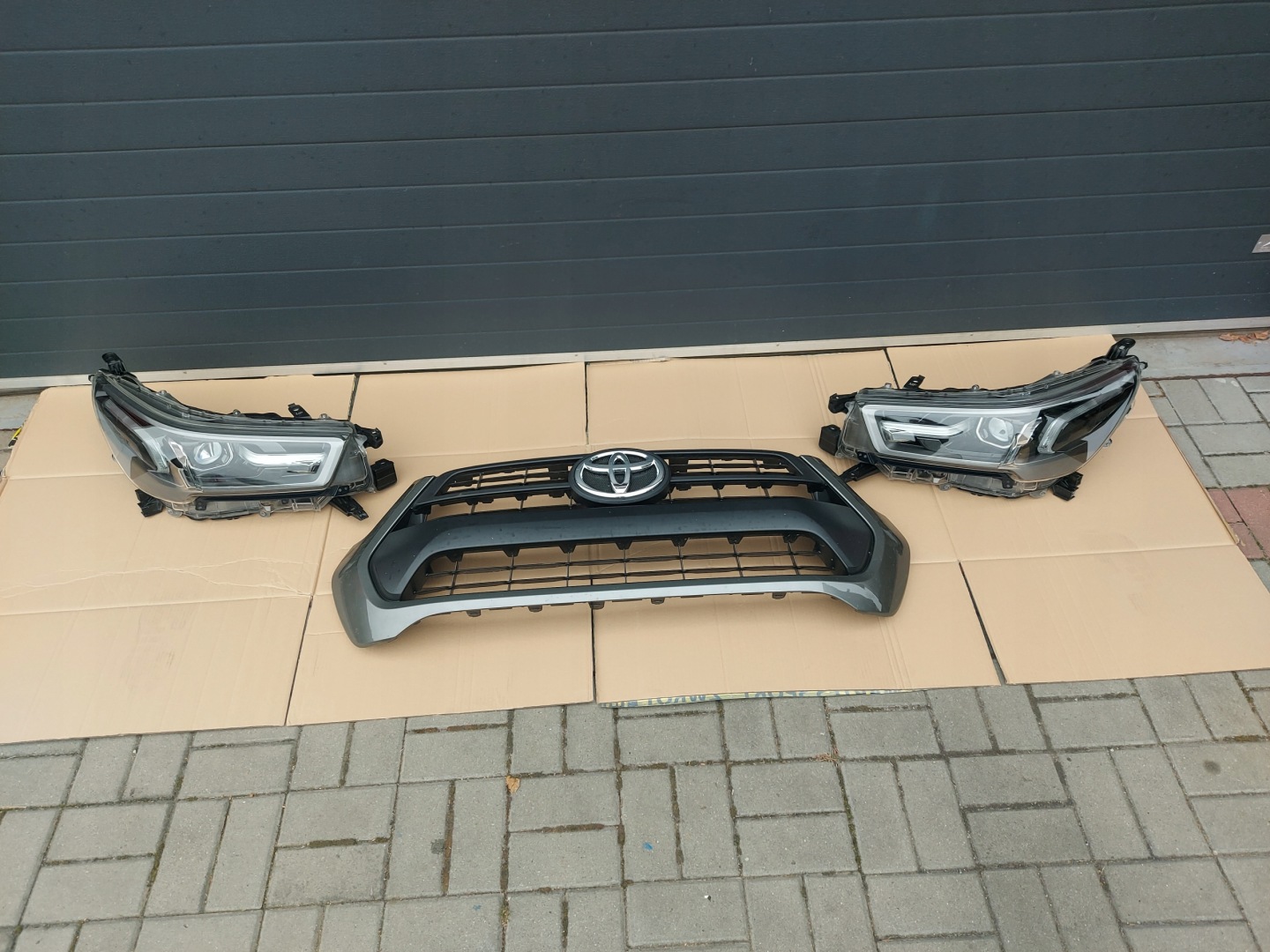 Toyota Hilux AN1P Kühlergrill FRONTGRILL Kühlergitter - Thumbnail 1