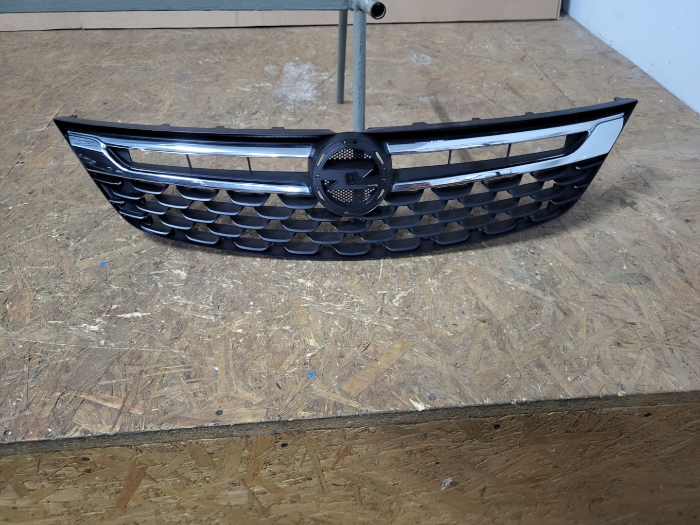 Opel Astra Kühlergrill FRONTGRILL Kühlergitter 98003185 - Thumbnail 6