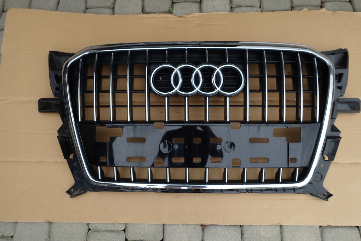 Audi Q5 Kühlergrill FRONTGRILL Kühlergitter 8R0853651AB - Thumbnail 1