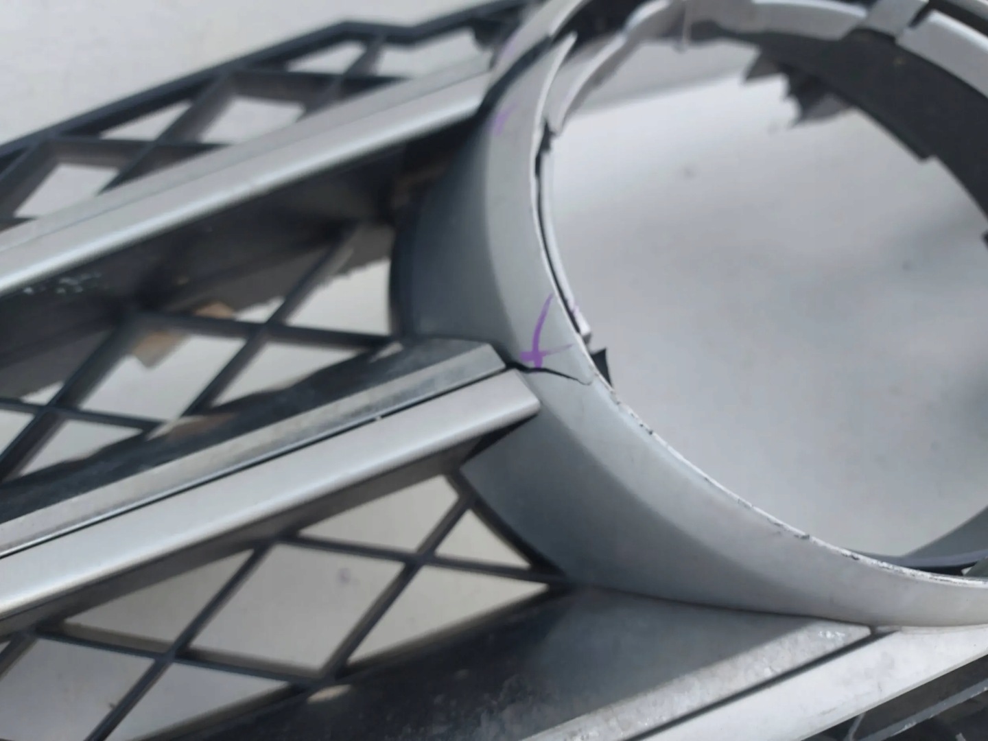 Mercedes-Benz C-Klasse W204 Kühlergrill FRONTGRILL Kühlergitter A2048801583 - Thumbnail 9