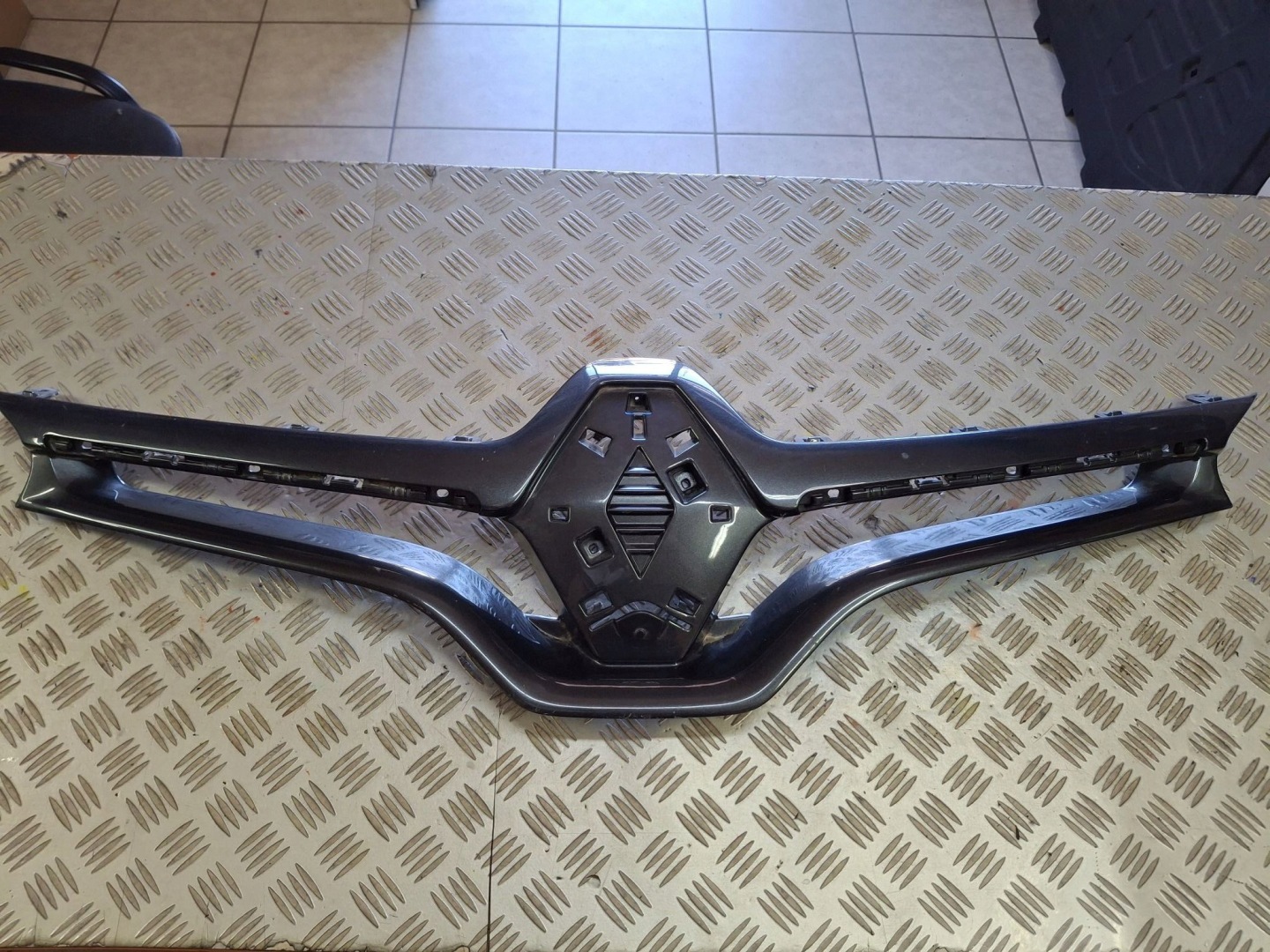 Renault Fluence L30Z Kühlergrill FRONTGRILL Kühlergitter 623108841R - Thumbnail 1