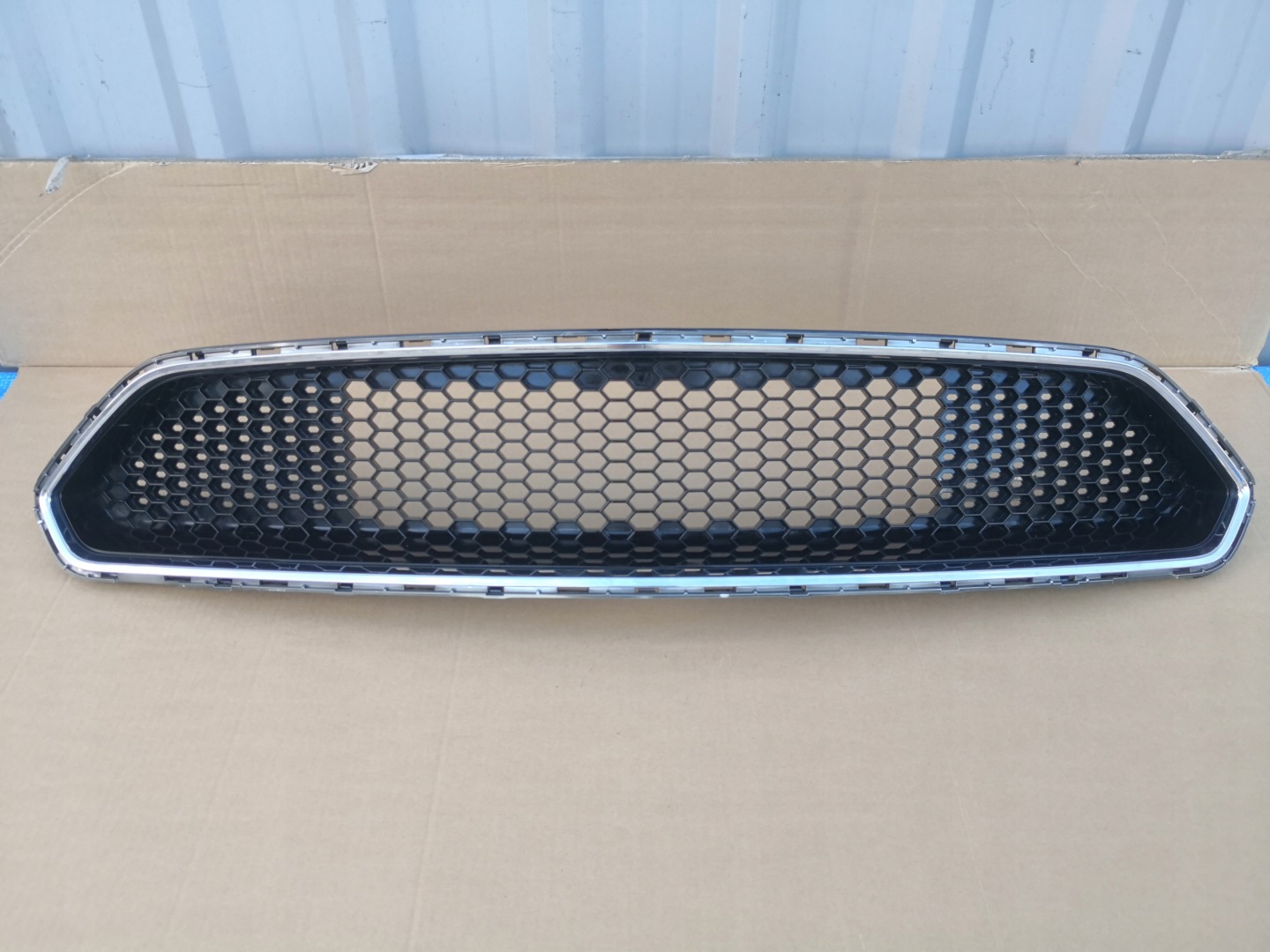 Ford Mustang II Mk2 Kühlergrill FRONTGRILL Kühlergitter 611010132 - Thumbnail 1
