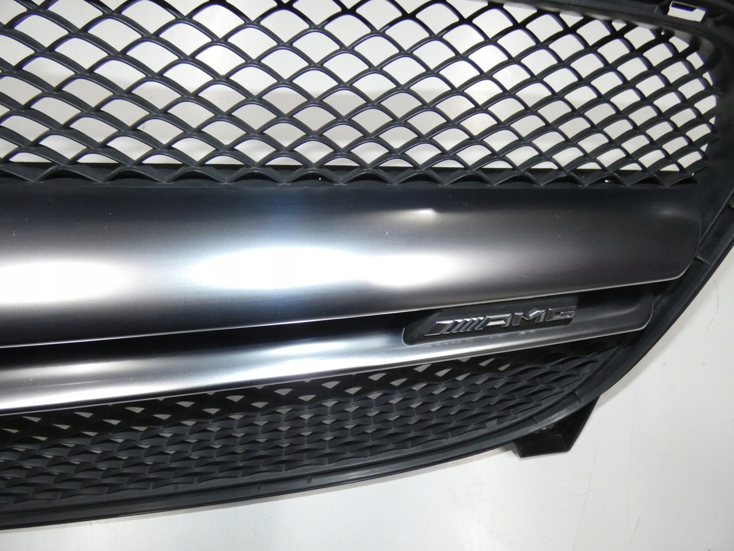Mercedes-Benz GLA W156 Kühlergrill FRONTGRILL Kühlergitter A1568880760 - Thumbnail 6