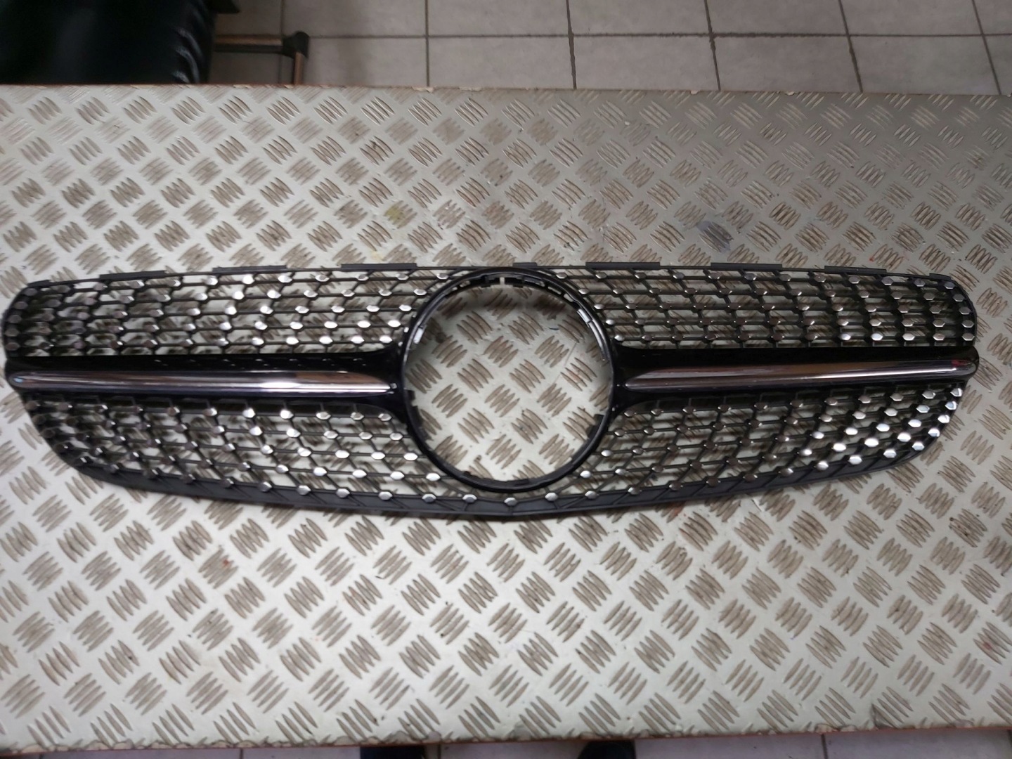 Mercedes-Benz CLA C118 Kühlergrill FRONTGRILL Kühlergitter A1178880060 - Thumbnail 1