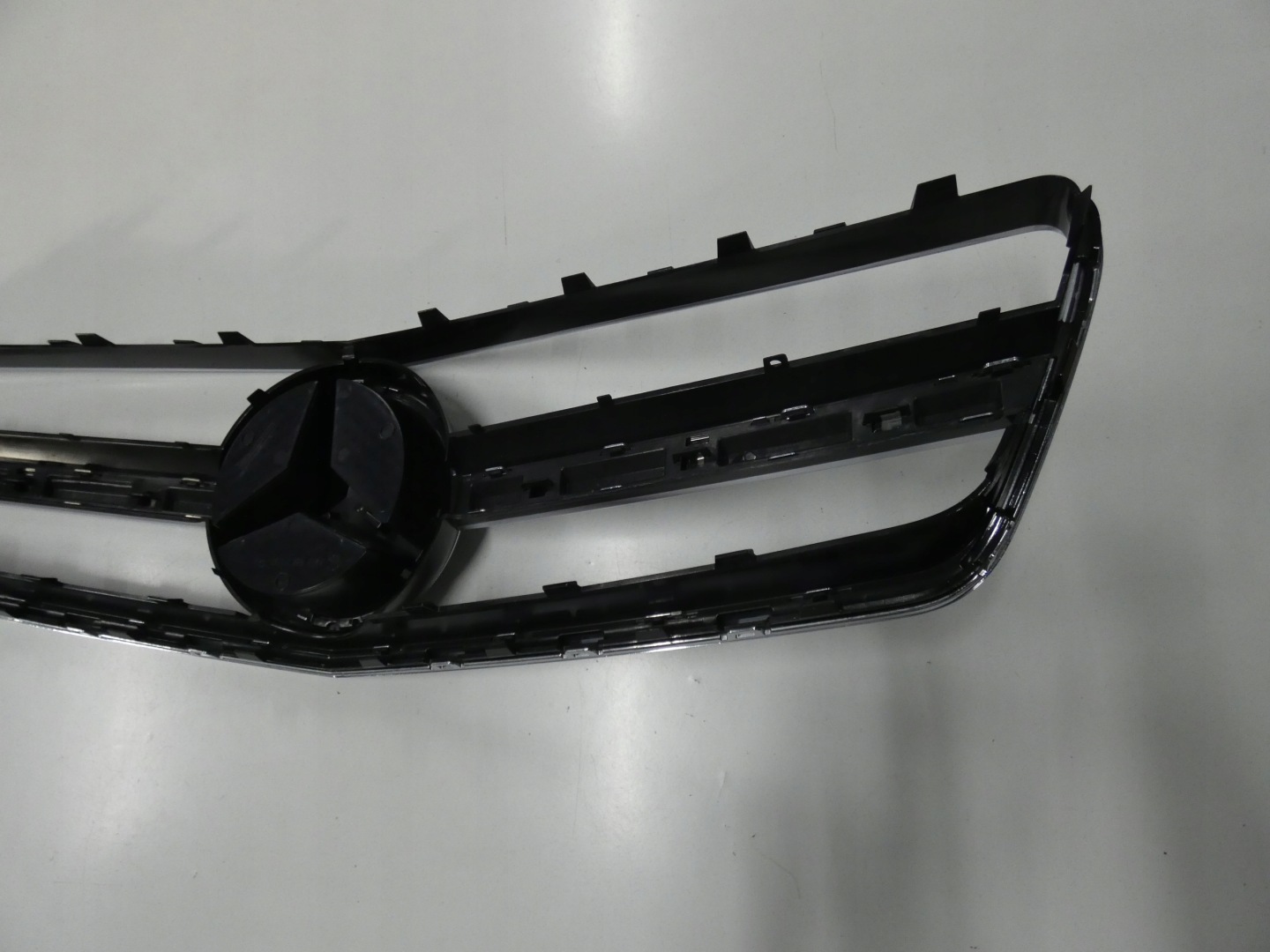 Mercedes-Benz CLS W218 Kühlergrill FRONTGRILL Kühlergitter A2188851023 - Thumbnail 7