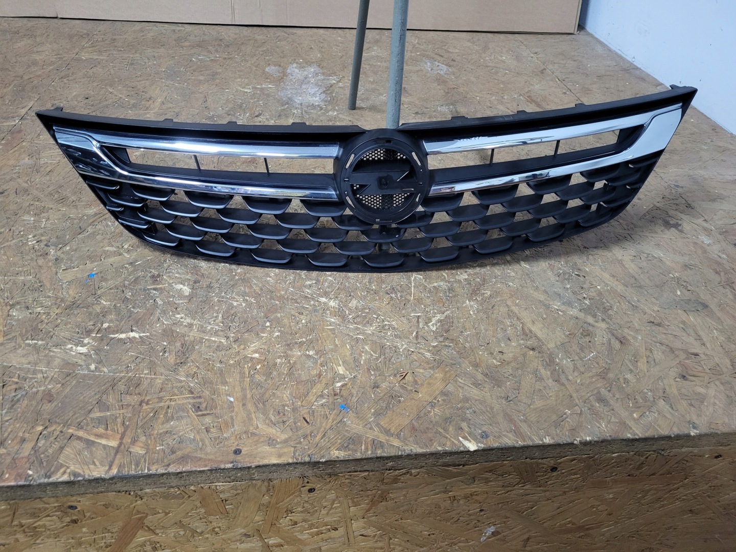 Opel Astra Kühlergrill FRONTGRILL Kühlergitter 98003185 - Thumbnail 12