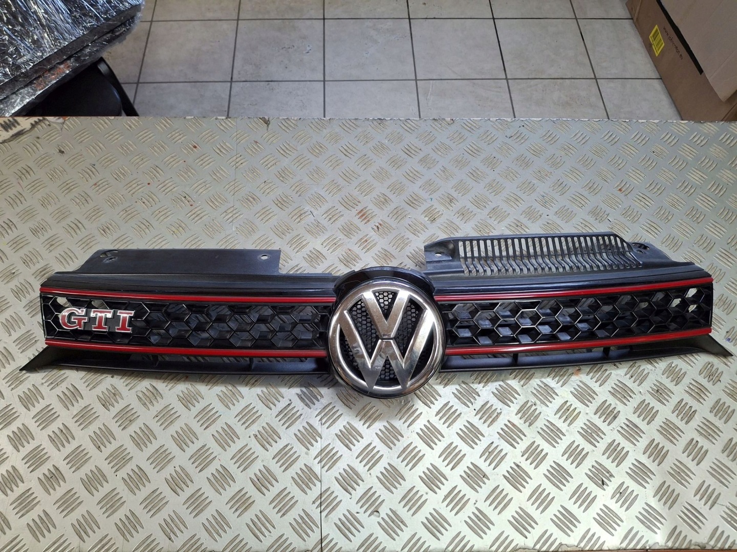 VW Golf V Kühlergrill FRONTGRILL Kühlergitter 5K0853651A - Thumbnail 1