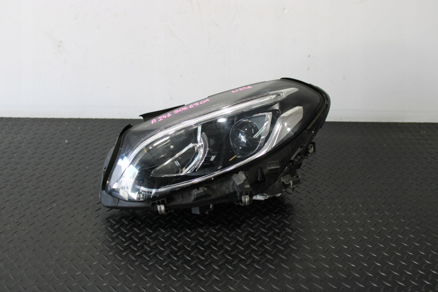 Frontscheinwerfer Mercedes-Benz B-Klasse W246 A2469066901 LED Links Headlight - Thumbnail 1