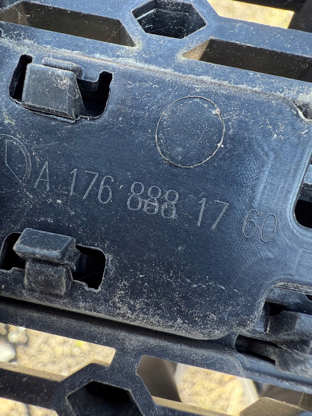 Mercedes-Benz A-Klasse W176 Kühlergrill FRONTGRILL Kühlergitter A1768881760 - Thumbnail 7