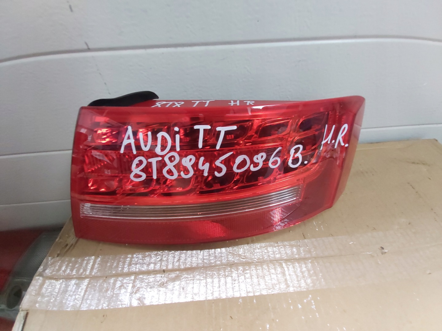 Audi TT 8T8 Rückleuchte 8T8945096B Rearlamp - Thumbnail 1