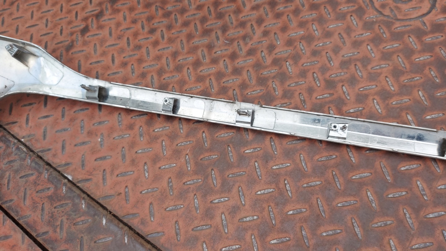 Toyota Hilux AN1P Kühlergrill FRONTGRILL Kühlergitter 531210KA105 - Thumbnail 10