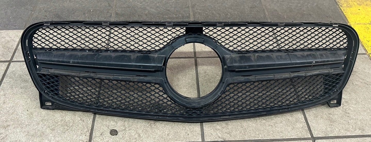 Mercedes-Benz GLA W156 Kühlergrill FRONTGRILL Kühlergitter A1568880760 - Thumbnail 1