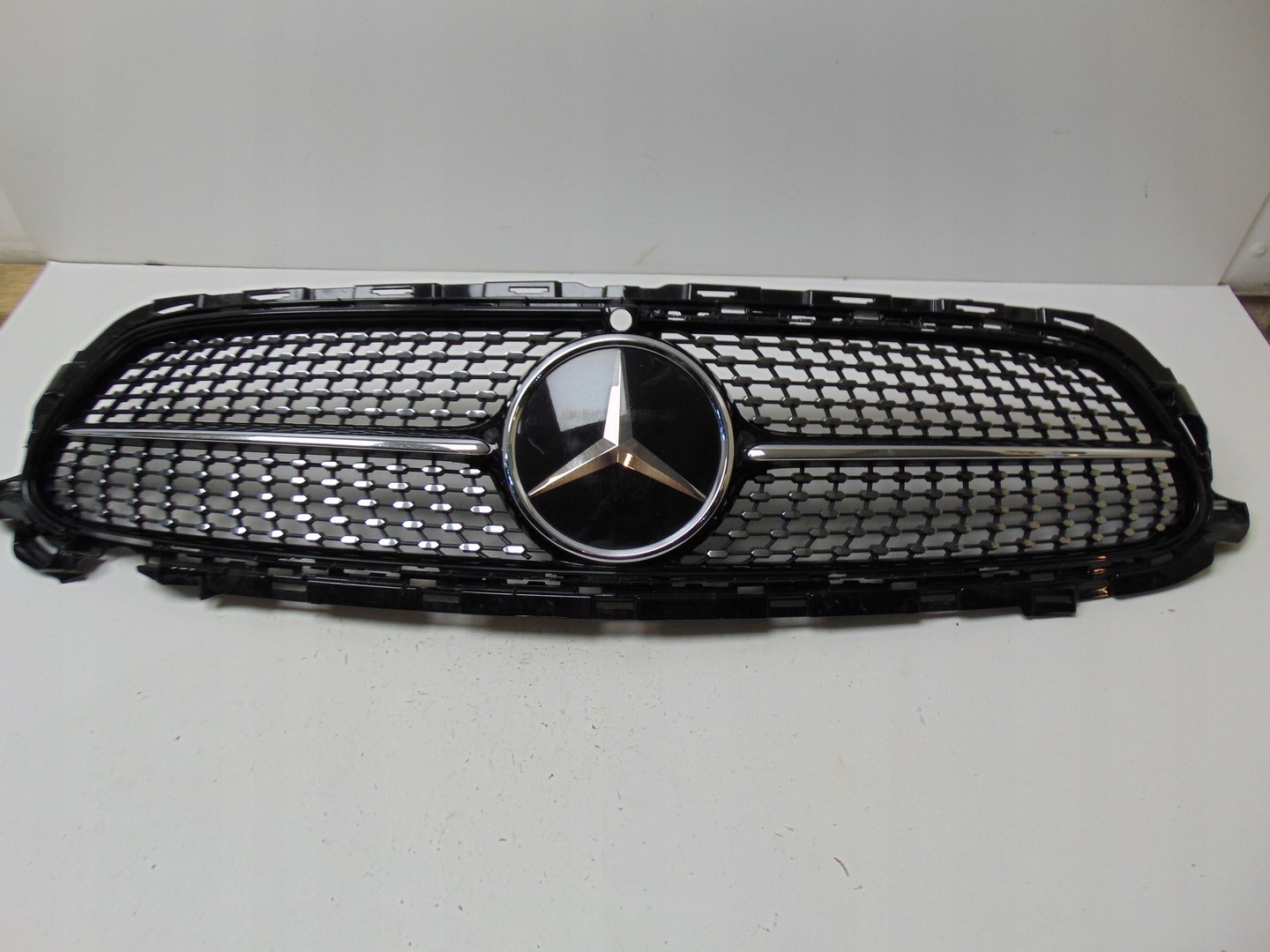 Mercedes-Benz E-Klasse W238 Kühlergrill FRONTGRILL Kühlergitter A2388883100 - Thumbnail 1