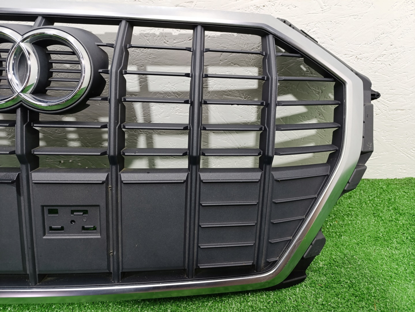 Audi Q3 Kühlergrill FRONTGRILL Kühlergitter 83A853651KB - Thumbnail 9