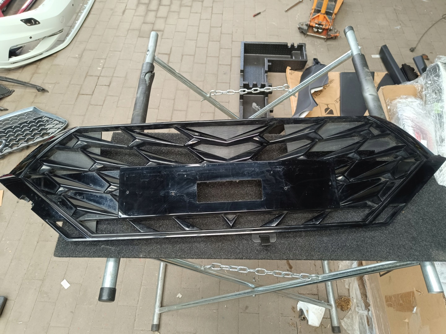 Hyundai i20 PB Kühlergrill FRONTGRILL Kühlergitter 86351Q0GB0 - Thumbnail 1