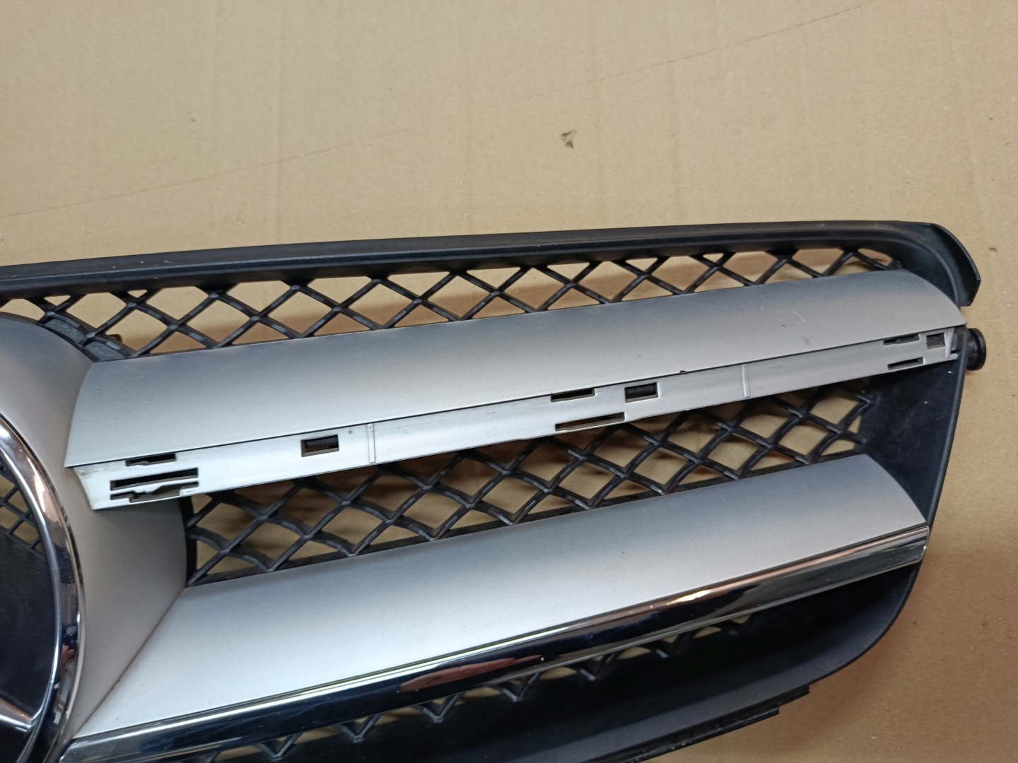 Mercedes-Benz C-Klasse W204 Kühlergrill FRONTGRILL Kühlergitter A2048880160 - Thumbnail 10