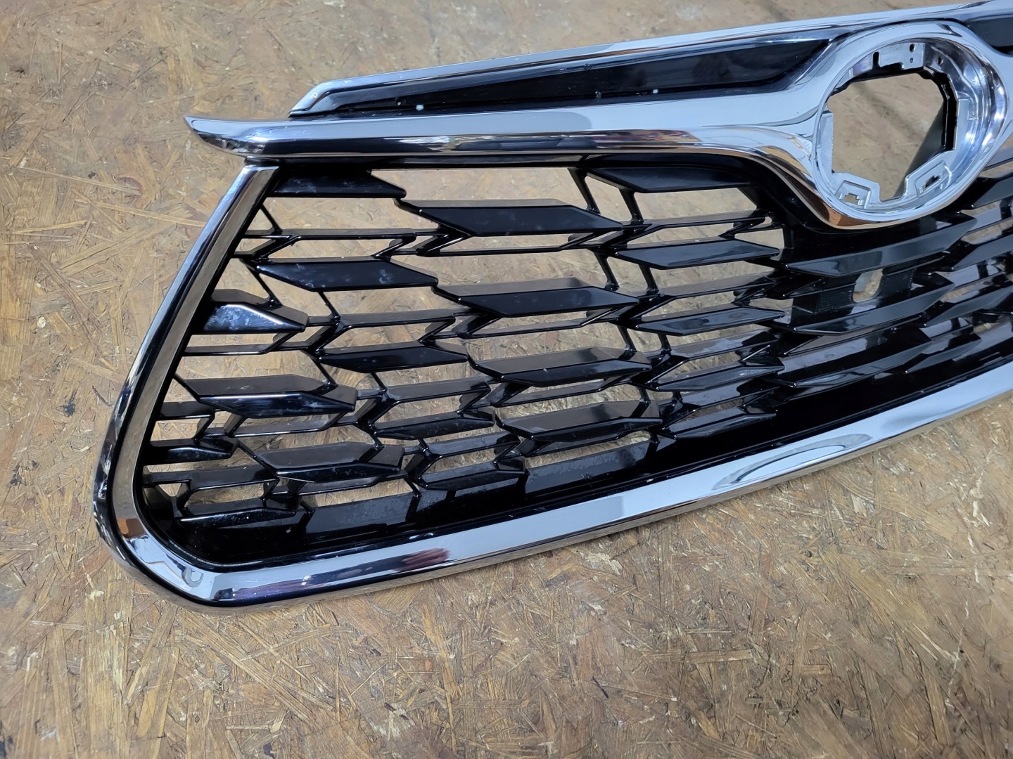 Toyota Highlander XU70 Kühlergrill FRONTGRILL Kühlergitter 52121296841 - Thumbnail 3
