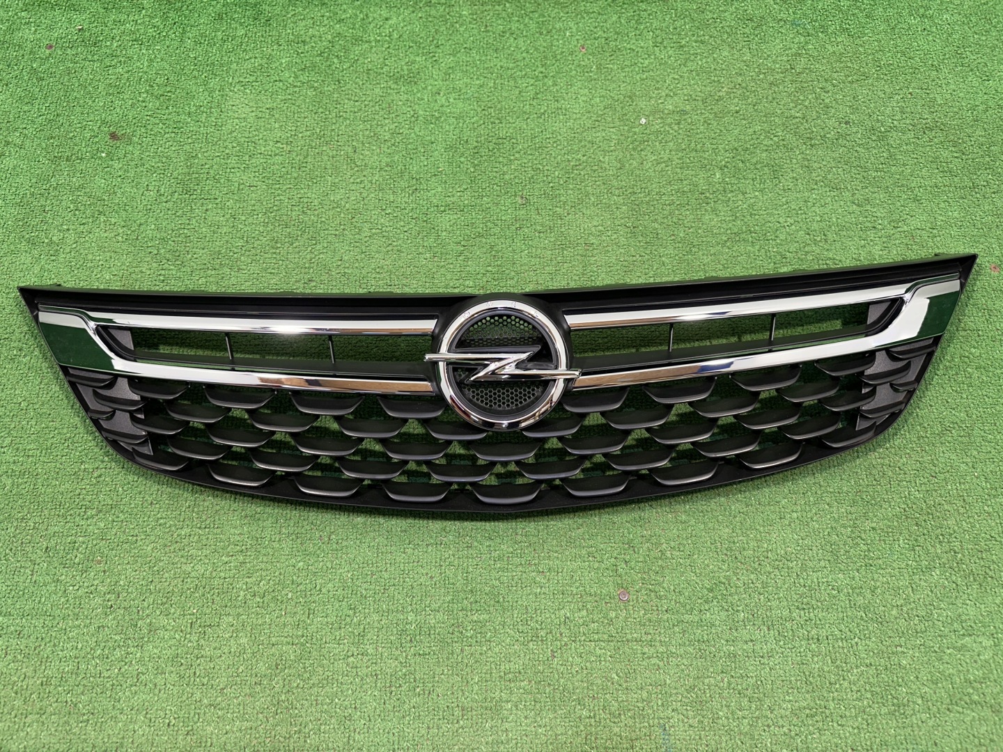 Opel Astra Kühlergrill FRONTGRILL Kühlergitter 13464791 - Thumbnail 1