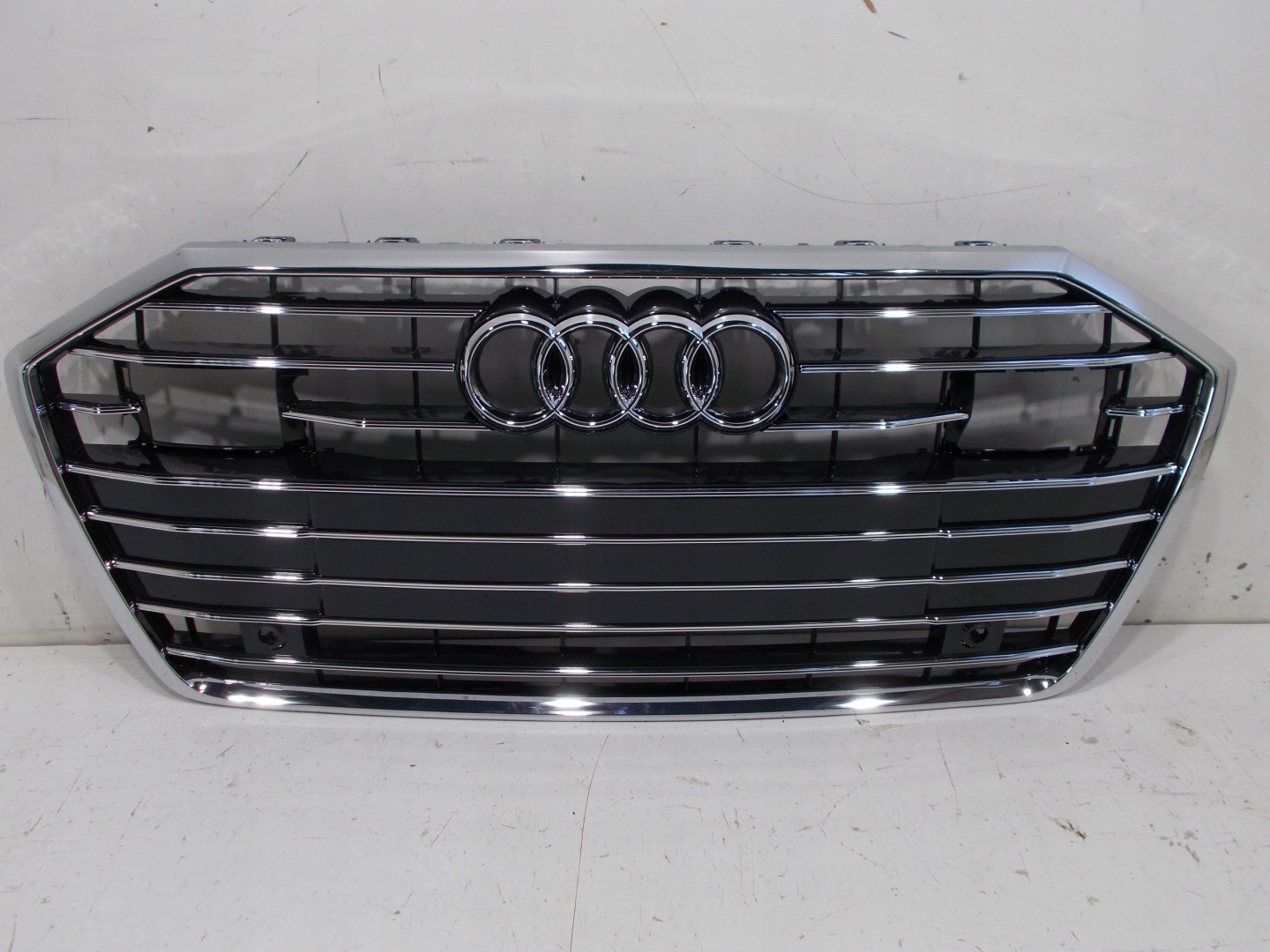 Audi A6 Kühlergrill FRONTGRILL Kühlergitter 4K0853651C - Thumbnail 1