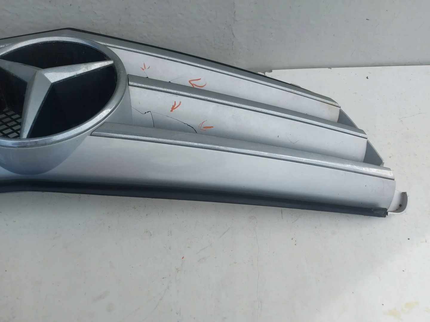 Mercedes-Benz C-Klasse W204 Kühlergrill FRONTGRILL Kühlergitter A2048800023 - Thumbnail 9
