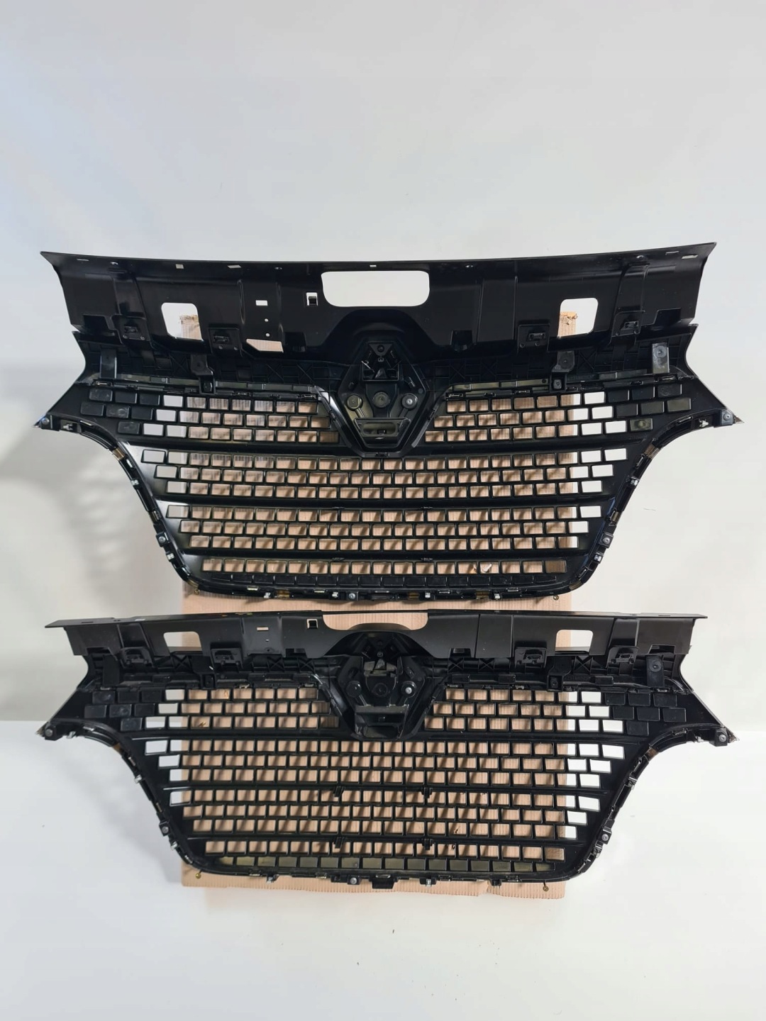 Renault Master II Kühlergrill FRONTGRILL Kühlergitter 623106263R - Thumbnail 4