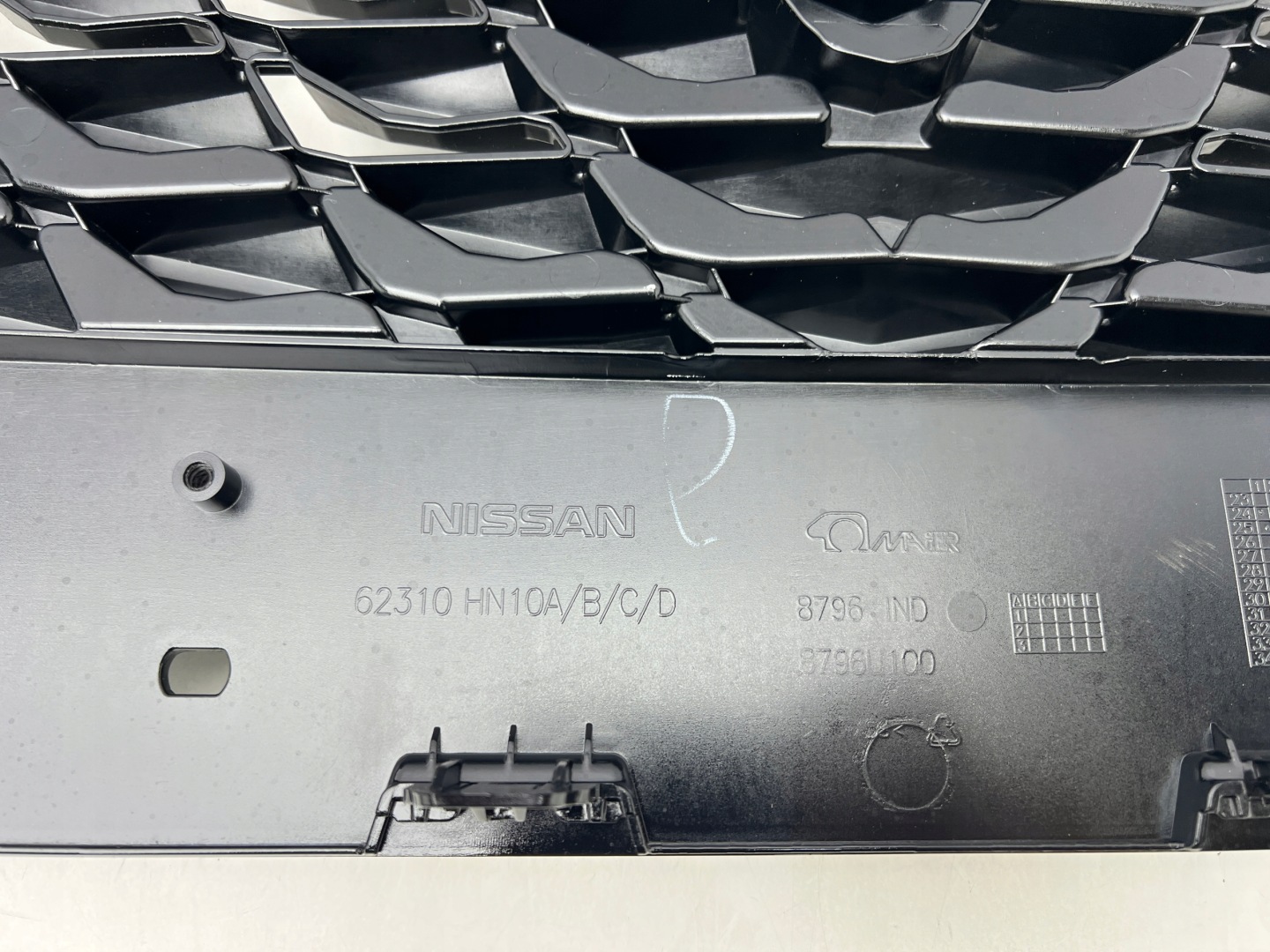 Nissan Qashqai J12 Kühlergrill FRONTGRILL Kühlergitter 62310HN10D - Thumbnail 6
