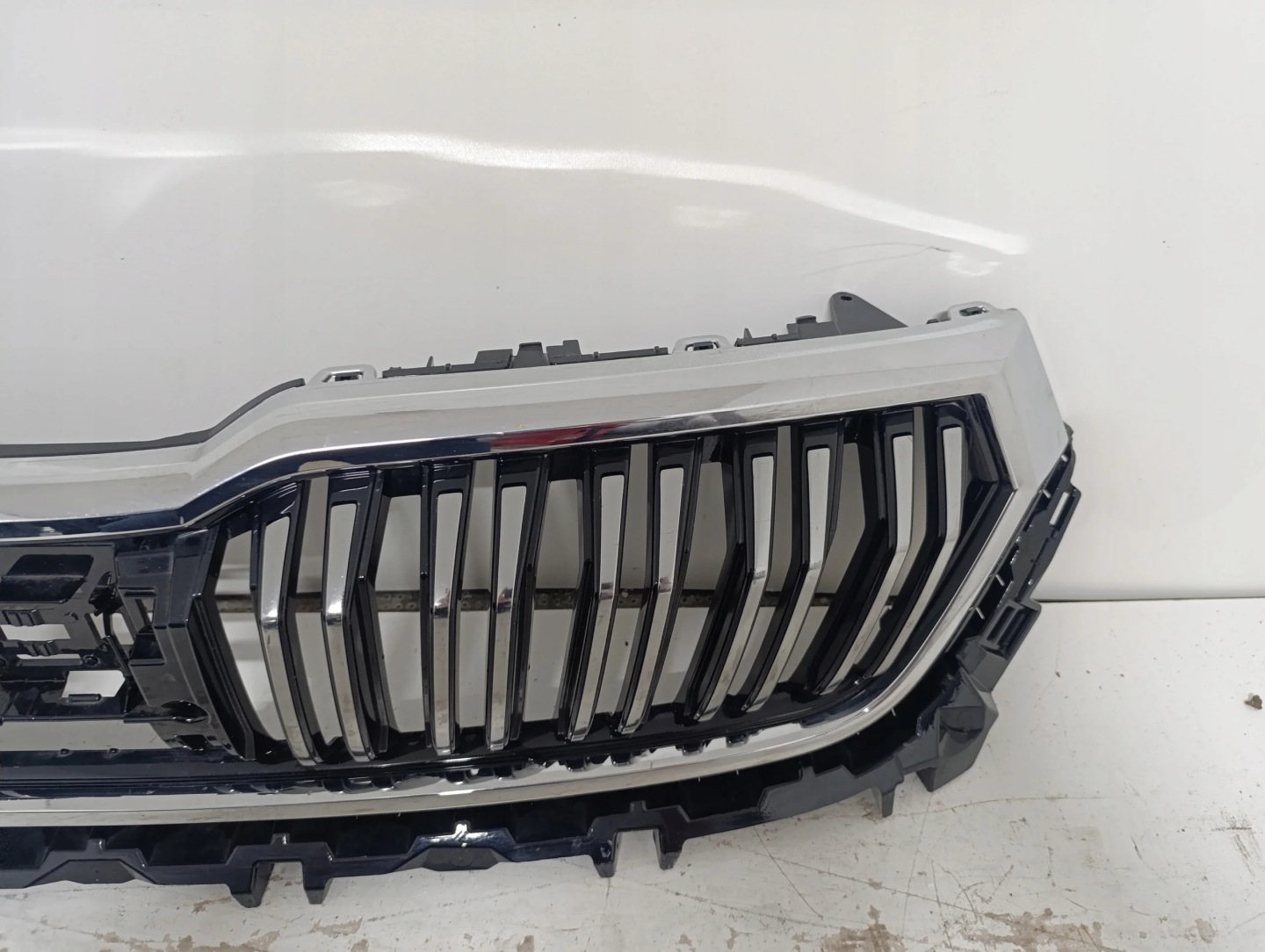 Skoda Kodiaq 565 Kühlergrill FRONTGRILL Kühlergitter 565853653 - Thumbnail 7