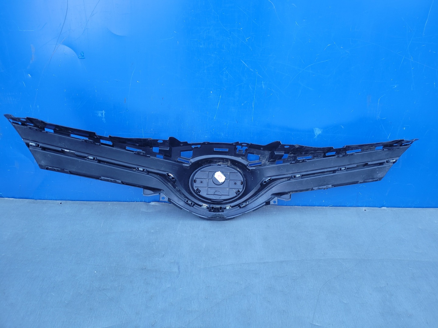 Toyota Yaris I P1 Kühlergrill FRONTGRILL Kühlergitter 531010D660 - Thumbnail 9