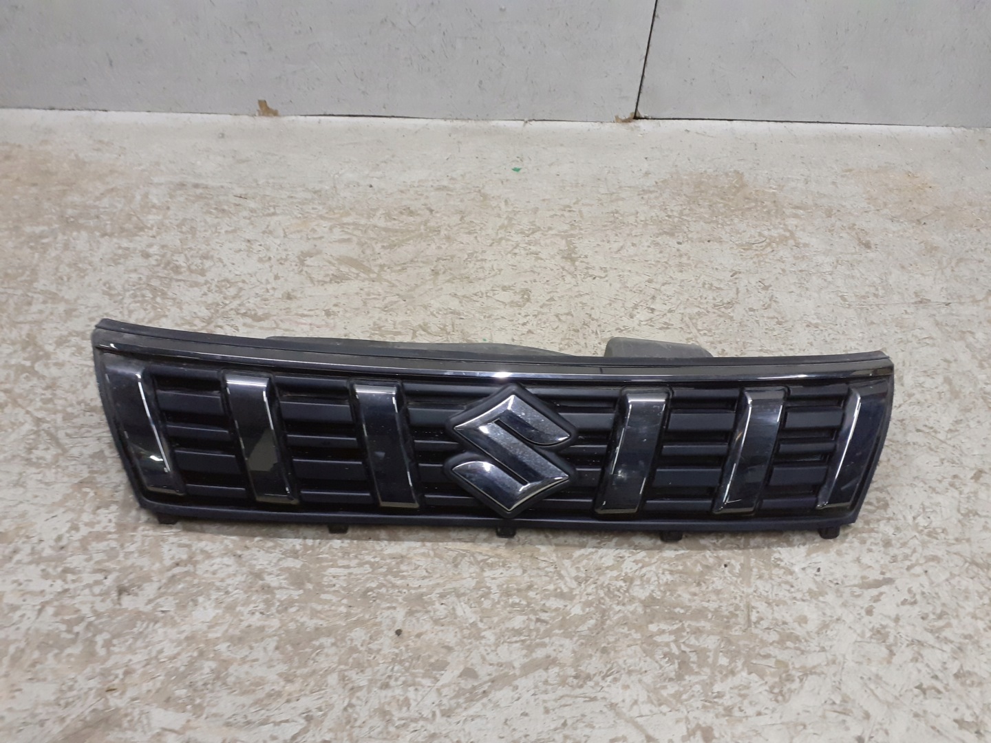 Suzuki Vitara I ET Kühlergrill FRONTGRILL Kühlergitter 7212186R0 - Thumbnail 1