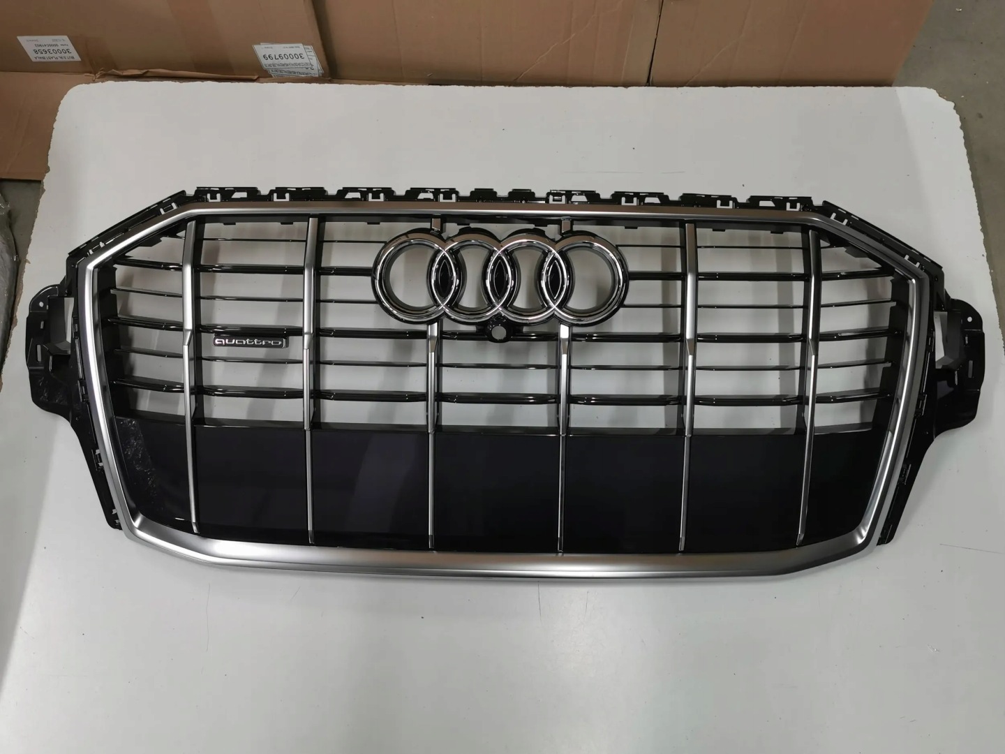 Audi 4M0 Kühlergrill FRONTGRILL Kühlergitter 4M0853651A - Thumbnail 1