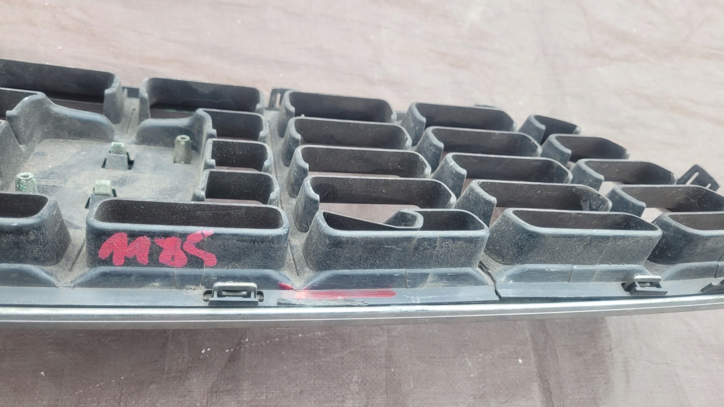 Volvo S70/V70/XC70 V70 Kühlergrill FRONTGRILL Kühlergitter 31255500MI - Thumbnail 8