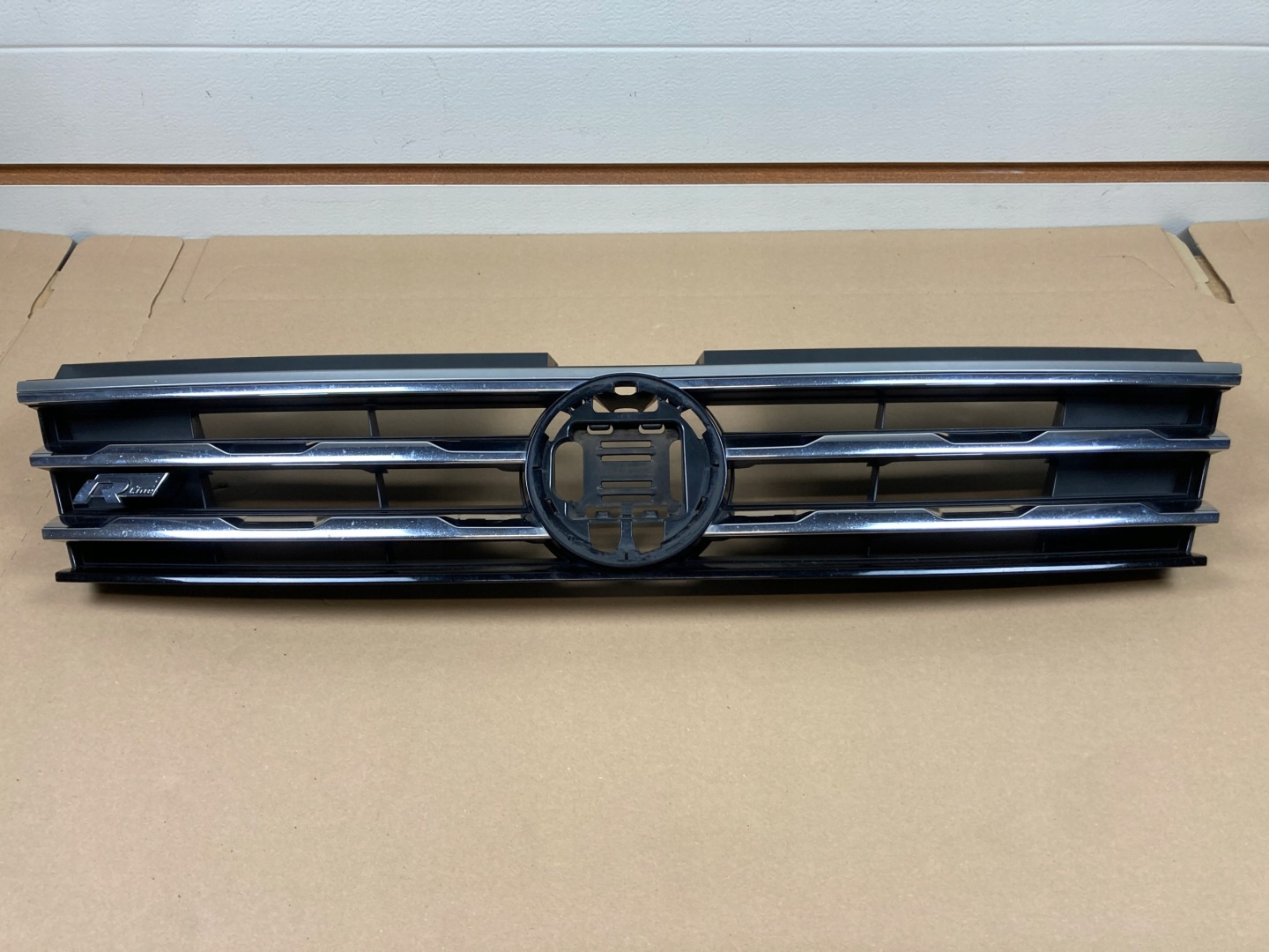 VW Tiguan Kühlergrill FRONTGRILL Kühlergitter 5NN853653B - Thumbnail 1