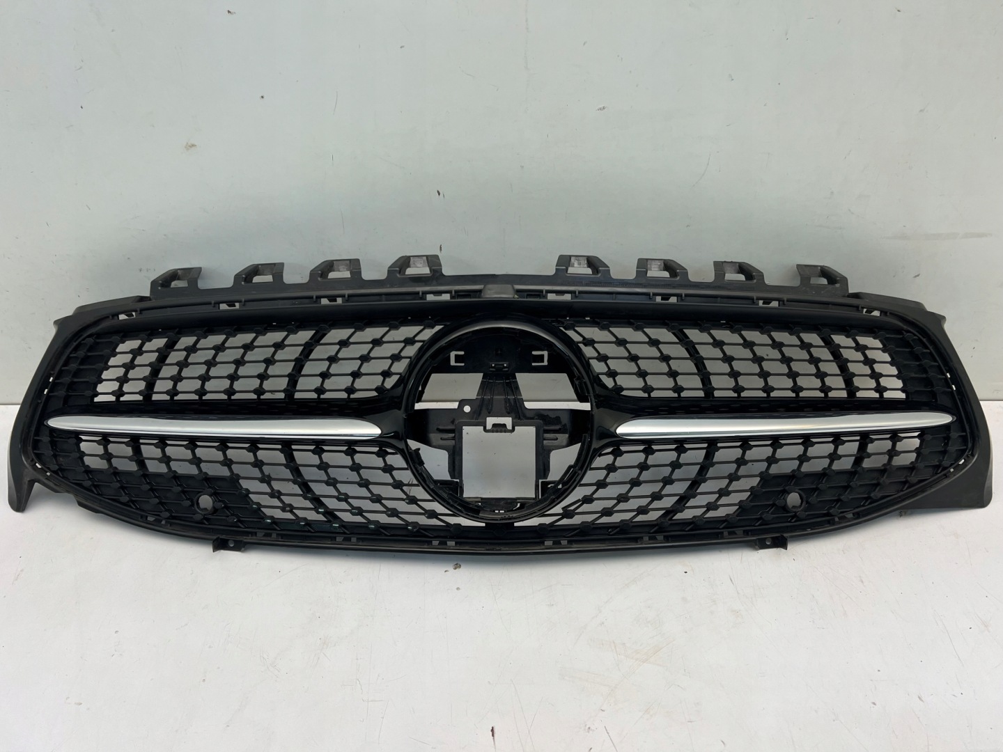 Mercedes-Benz CLA C118 Kühlergrill FRONTGRILL Kühlergitter A1188880000 - Thumbnail 1