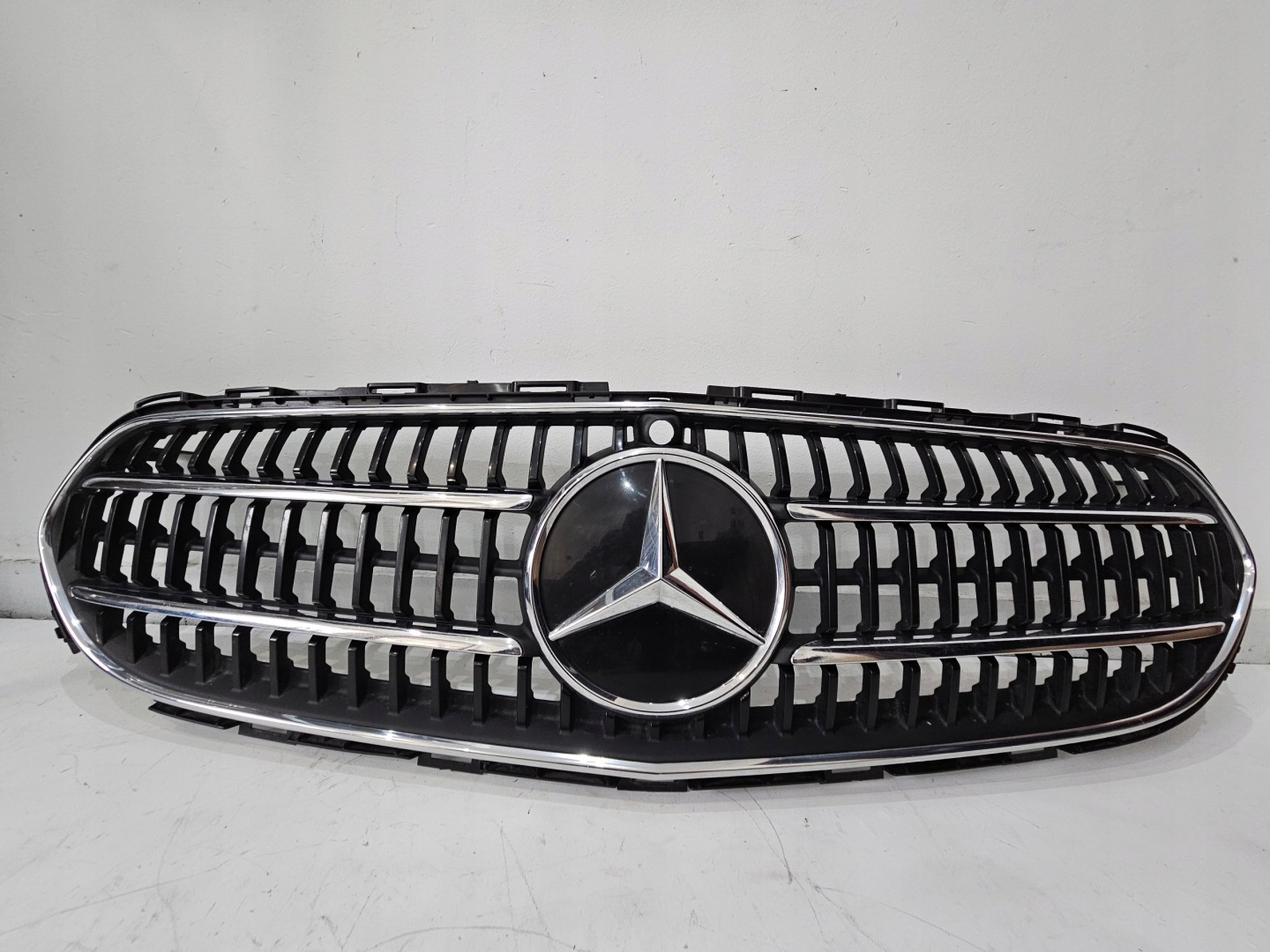 Mercedes-Benz E-Klasse W238 Kühlergrill FRONTGRILL Kühlergitter A2138883900 - Thumbnail 1