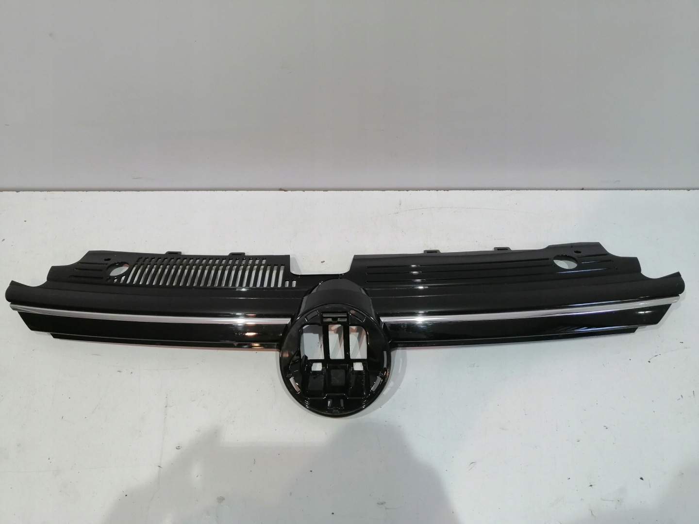 VW Golf V Kühlergrill FRONTGRILL Kühlergitter 5H0853651NV - Thumbnail 1