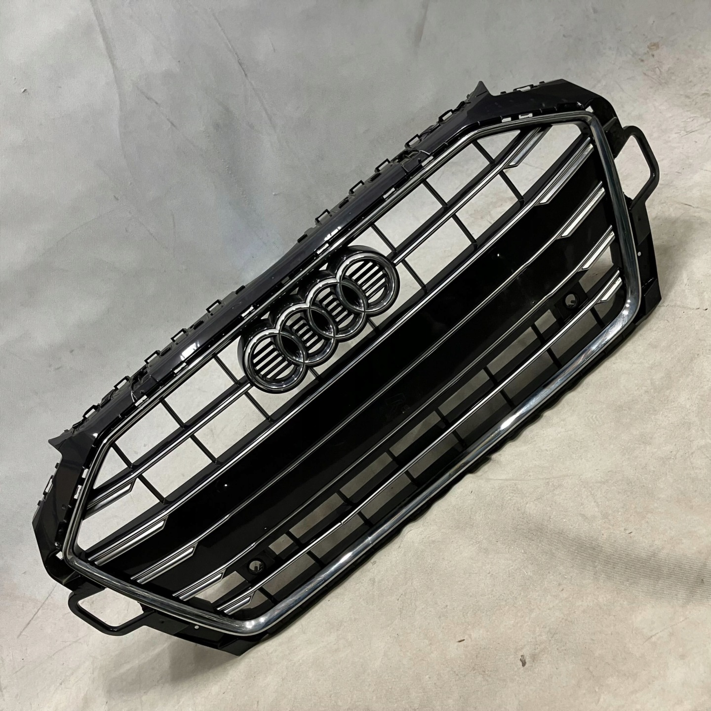 Audi A4 B9 Kühlergrill FRONTGRILL Kühlergitter - Thumbnail 1