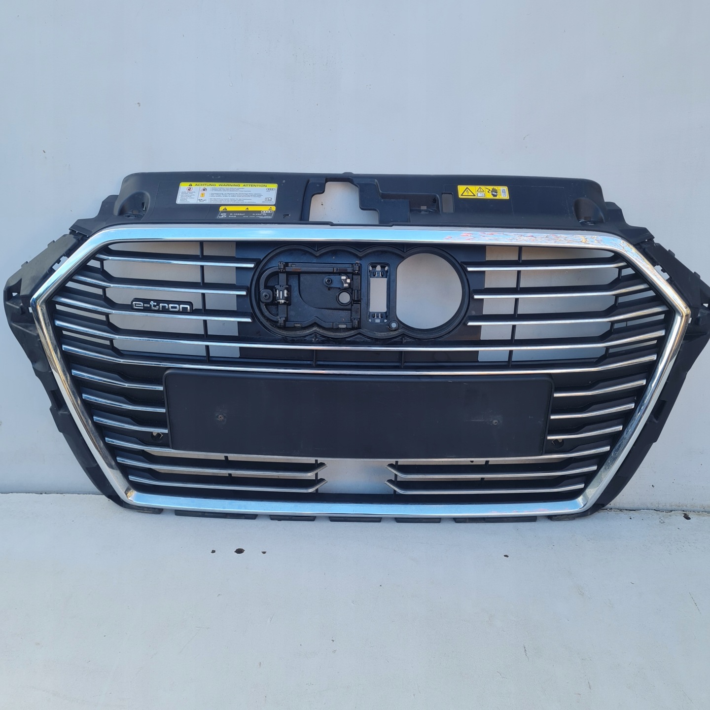 Audi A3 8V Kühlergrill FRONTGRILL Kühlergitter 8V4853651AA - Thumbnail 1