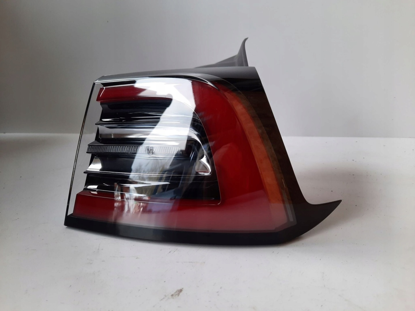 Tesla Model 3 003 Rückleuchte Rearlamp - Thumbnail 3